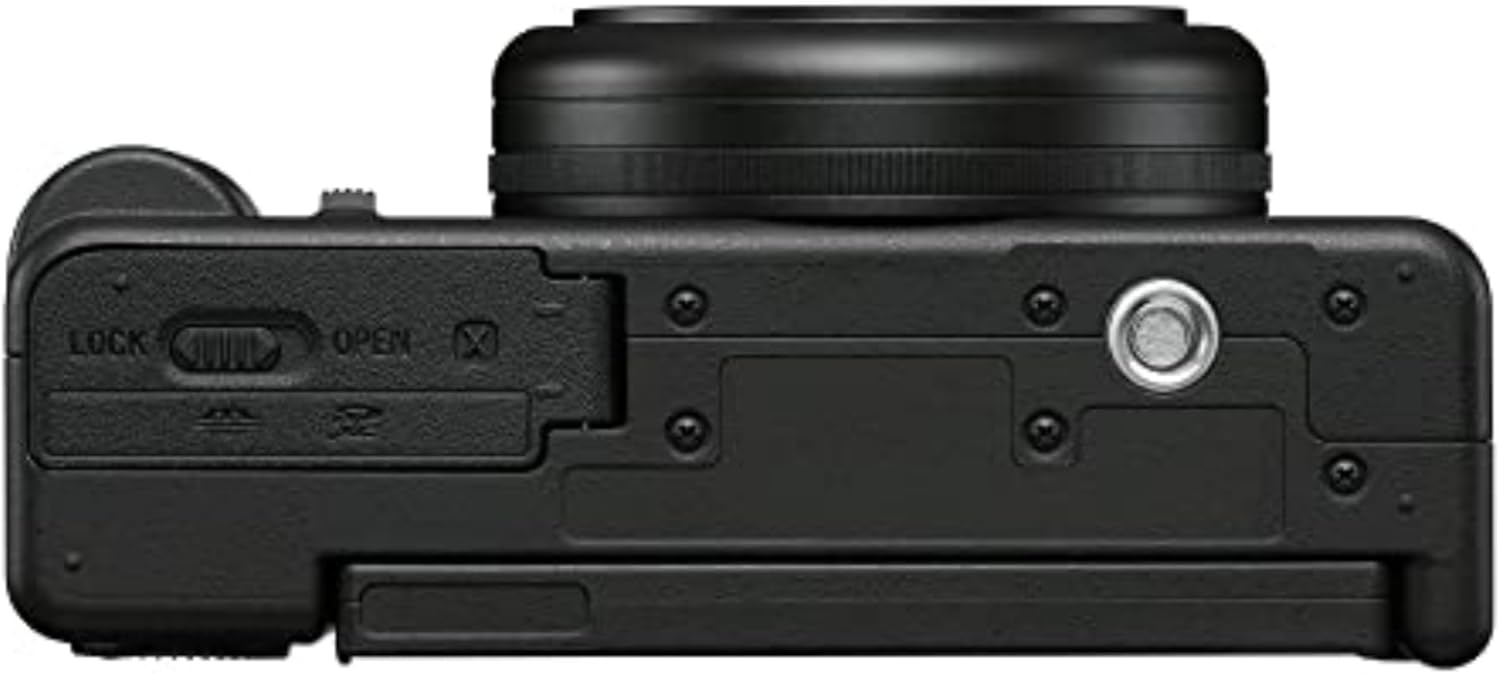 Nikon Z8 FX-Format Mirrorless Camera with NIKKOR Z 24-120mm f/4 S Lens – Black